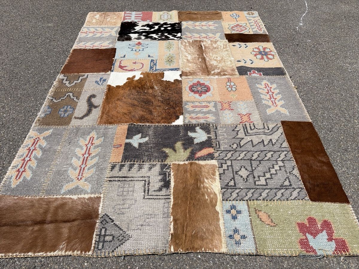 Tapis: Multicolor Patchwork mit Kuhfell  – D'occasion à Wängi par Tesimo
