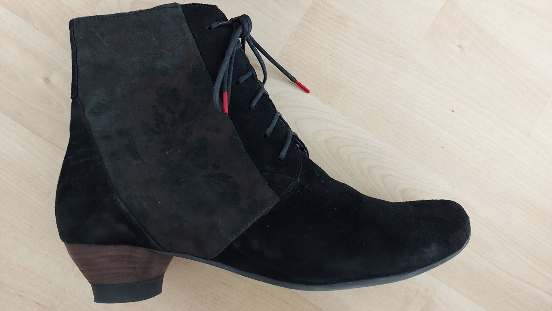 Think Scarpe da donna: Schicke Wildleder Stiefeletten THINK – Usato da Nebikon venduto da Draga25 2