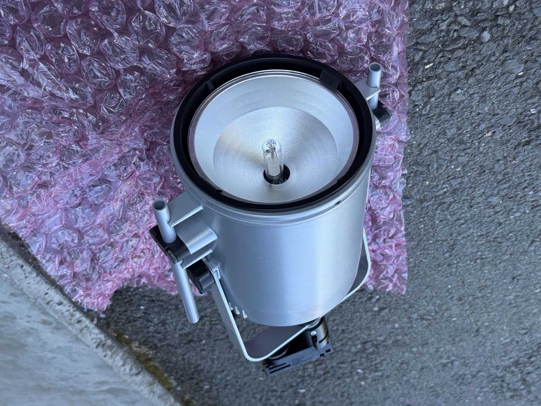Lampade: 2x Projecteurs NEUCO – Nuovo (secondo la descrizione) da Monthey venduto da 11642mth