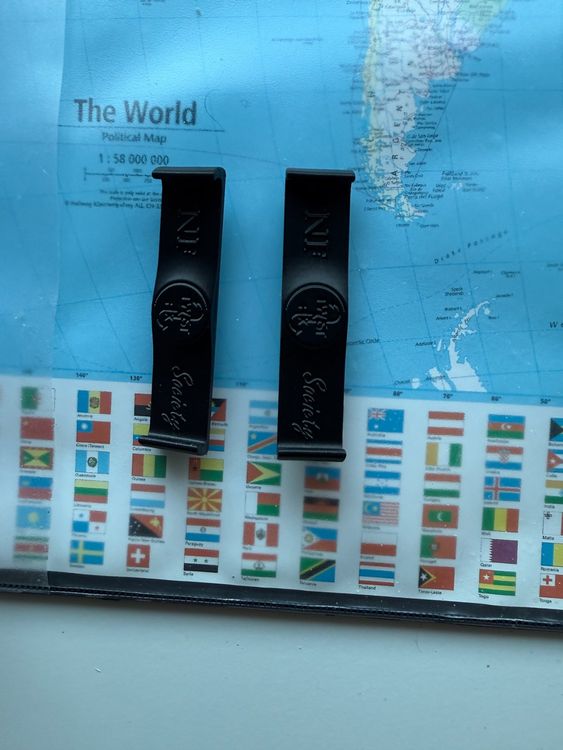 Tutti pezzi di ricambio auto: Kennzeichenhalter Twistnfix universell für vorne und hinten – Nuovo e nell'imballaggio originale da Gossau SG venduto da White-Ibiza 1