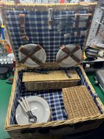 Picknickkorb Weide mit Geschirr und Besteck gebraucht