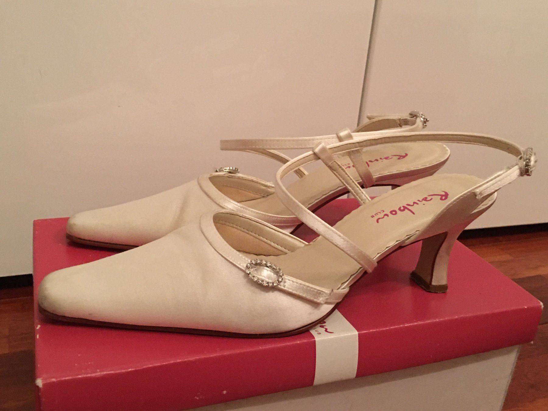 Rainbow Scarpe da donna: Rainbow Masy Brautsschuhe Ivory Satin – Nuovo (secondo la descrizione) da Luzern venduto da inf_c7r2 5