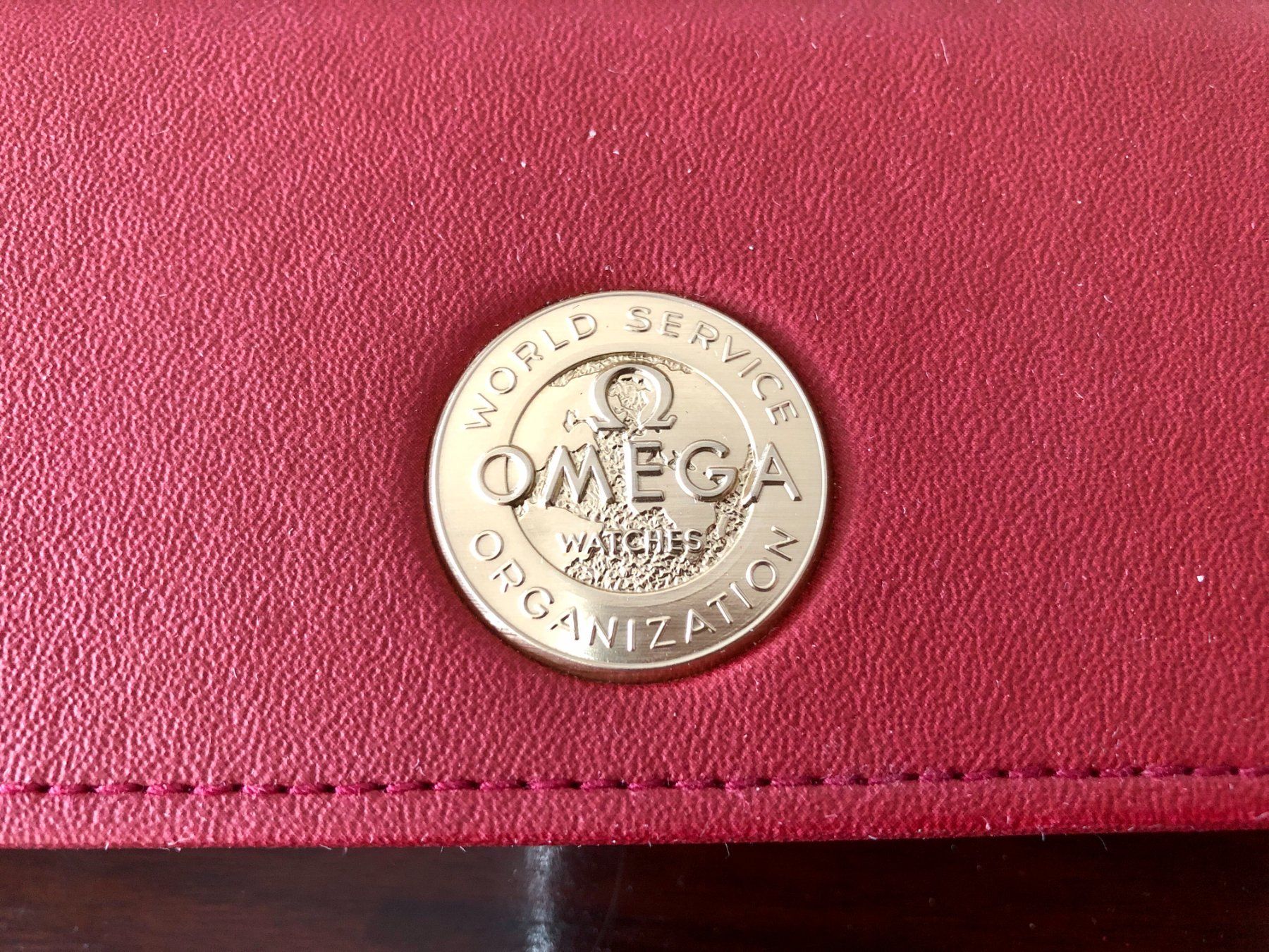 Omega Orologi: OMEGA long red watchbox with outerbox, new condition – Usato da Mont-sur-Lausanne venduto da vmi_ym5l 3