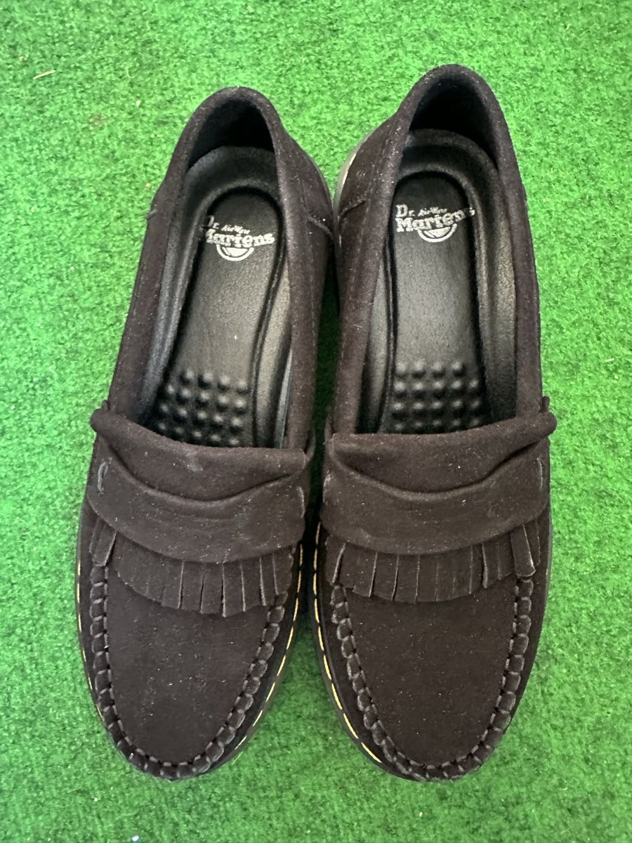 Dr. Martens Scarpe da uomo: Mocassins Dr. Martens noirs en daim, taille 41 – Nuovo (secondo la descrizione) da Brügg BE venduto da haj_9zhk 1