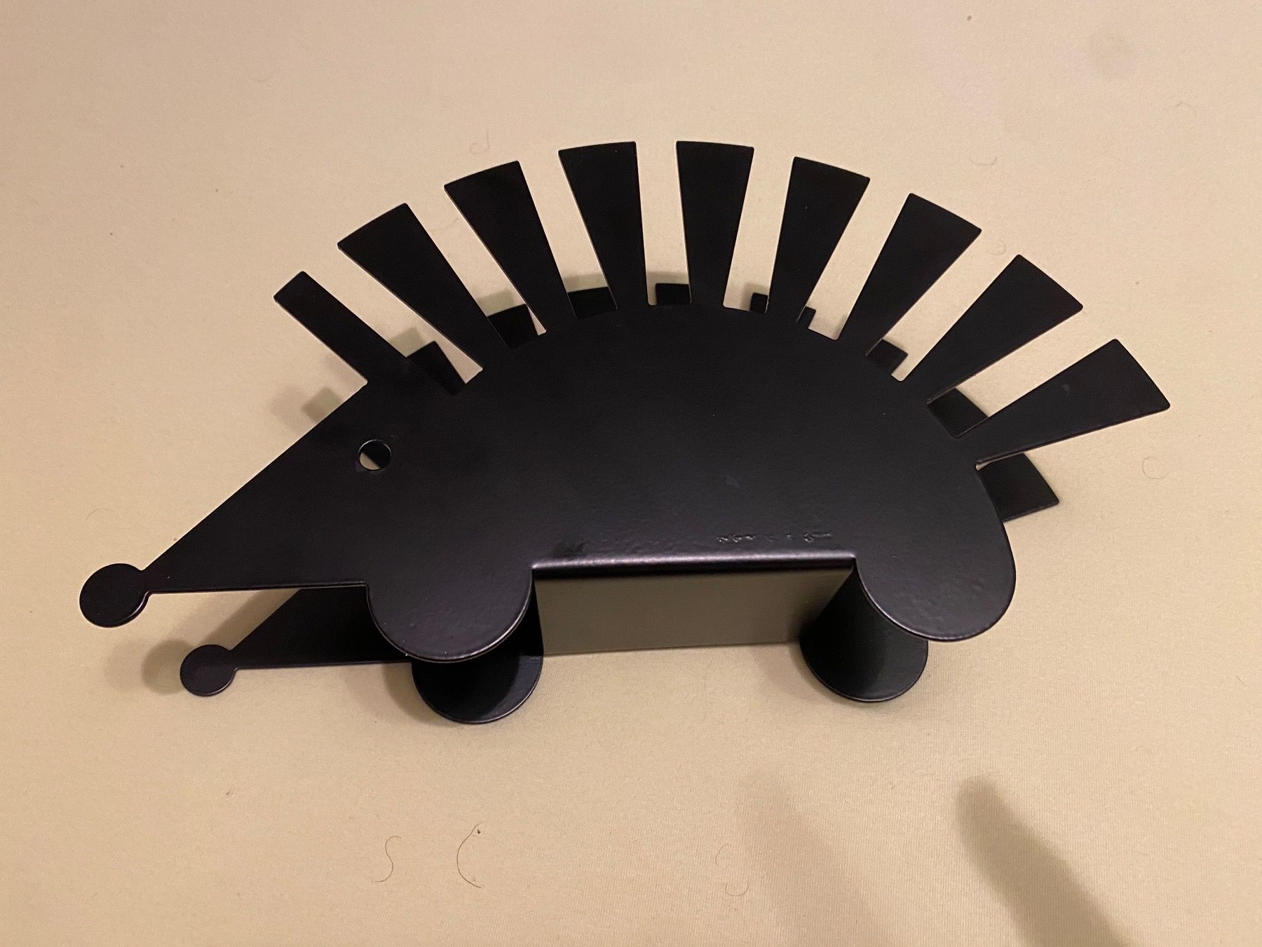 Servietten: Serviettenhalter schwarz Igel 🦔 form – Gebraucht aus Zermatt von Oli4.c 4