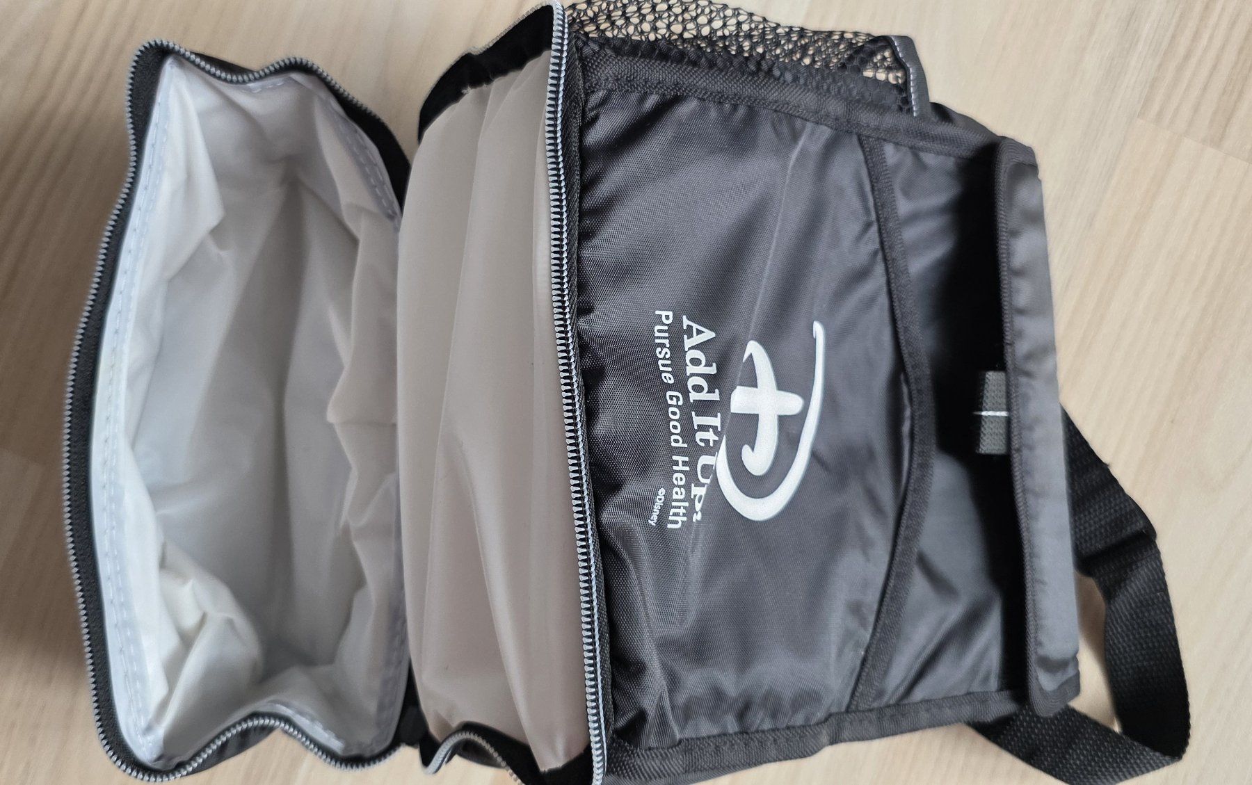 Disney Taschen: Kleine Disney Kühltasche – Neu (gemäss Beschreibung) aus Oetwil am See von fineli2 2