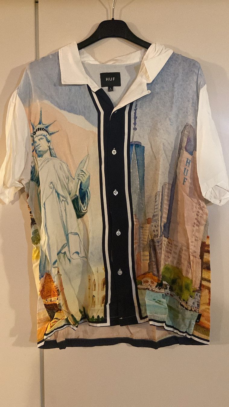 Camicie: CHEMISE MANCHE COURTE HUF EDITION LIMITEE – Nuovo (secondo la descrizione) da Réchy venduto da santiwwrld_514