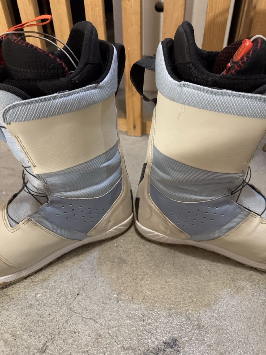 Burton Scarpe da uomo: Snowboardschuhe Gr. 42,5, BOA Boots – Usato da Schliern b. Köniz venduto da amo_lln9 9