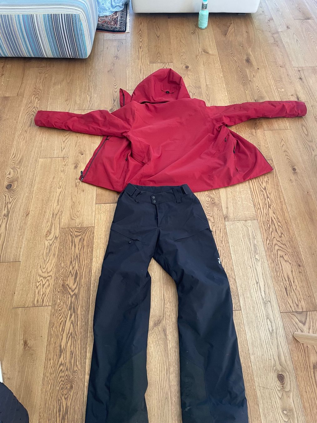 Peak Performance Lotti di vestiti: Peak Performance jacket + ski pants set – Size M – Usato da Zürich venduto da Lucas.Schmid