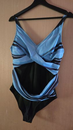 Spezieler Badeanzug blau/ schwarz Grösse XL ungetragen