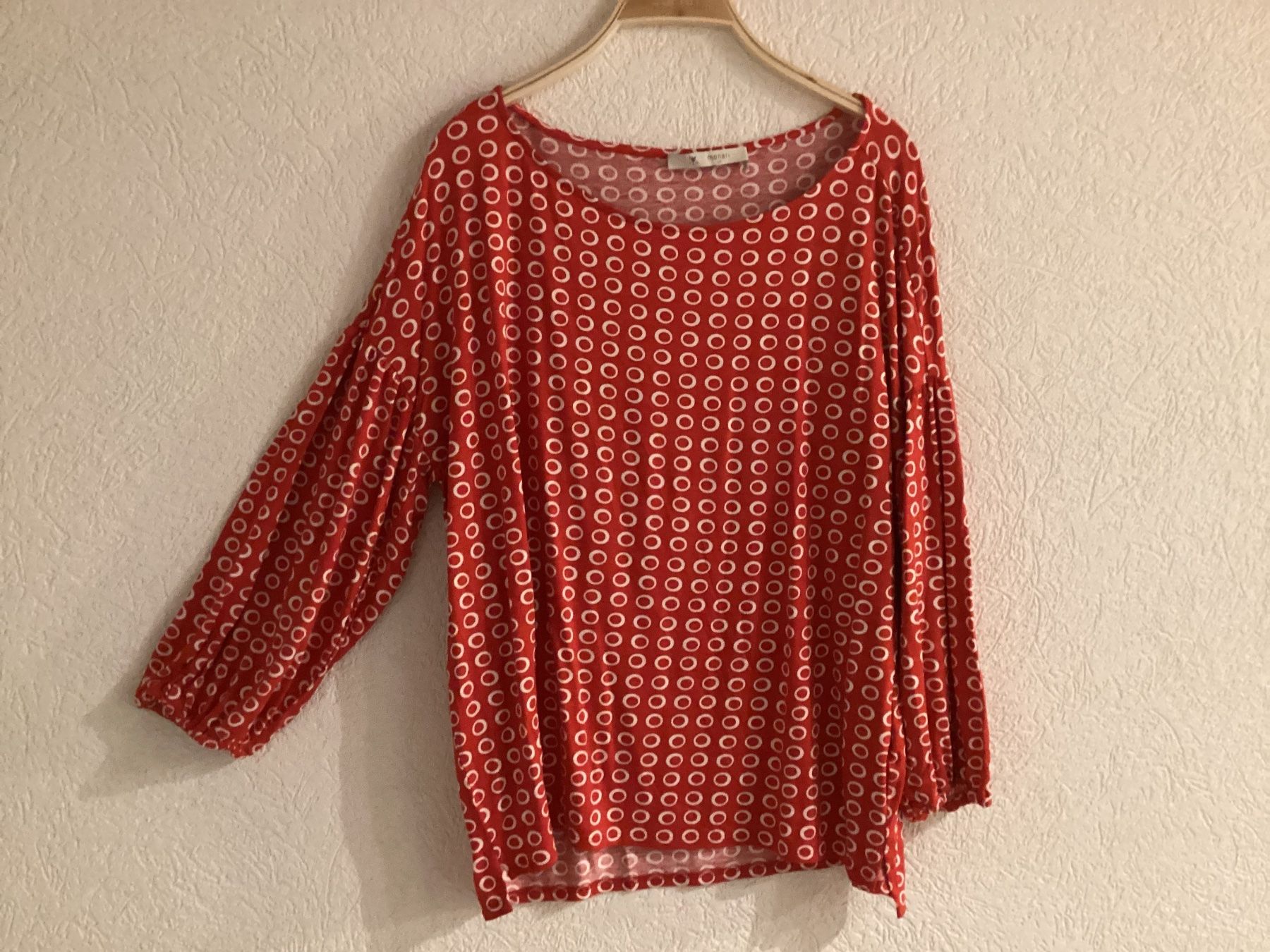 Monari Camicette: Monari Shirt Rote mit Muster, Gr. 44 94% Viscose 6% Elastane – Usato da Homberg b. Thun venduto da Homata