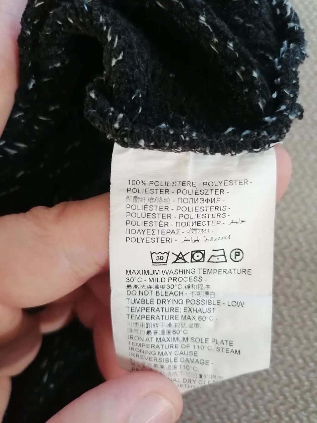 Maglioni & Felpe: Pullover Karomuster Schwarz/Weiss (Grösse S) – Usato da Winterthur venduto da Arkadii 3