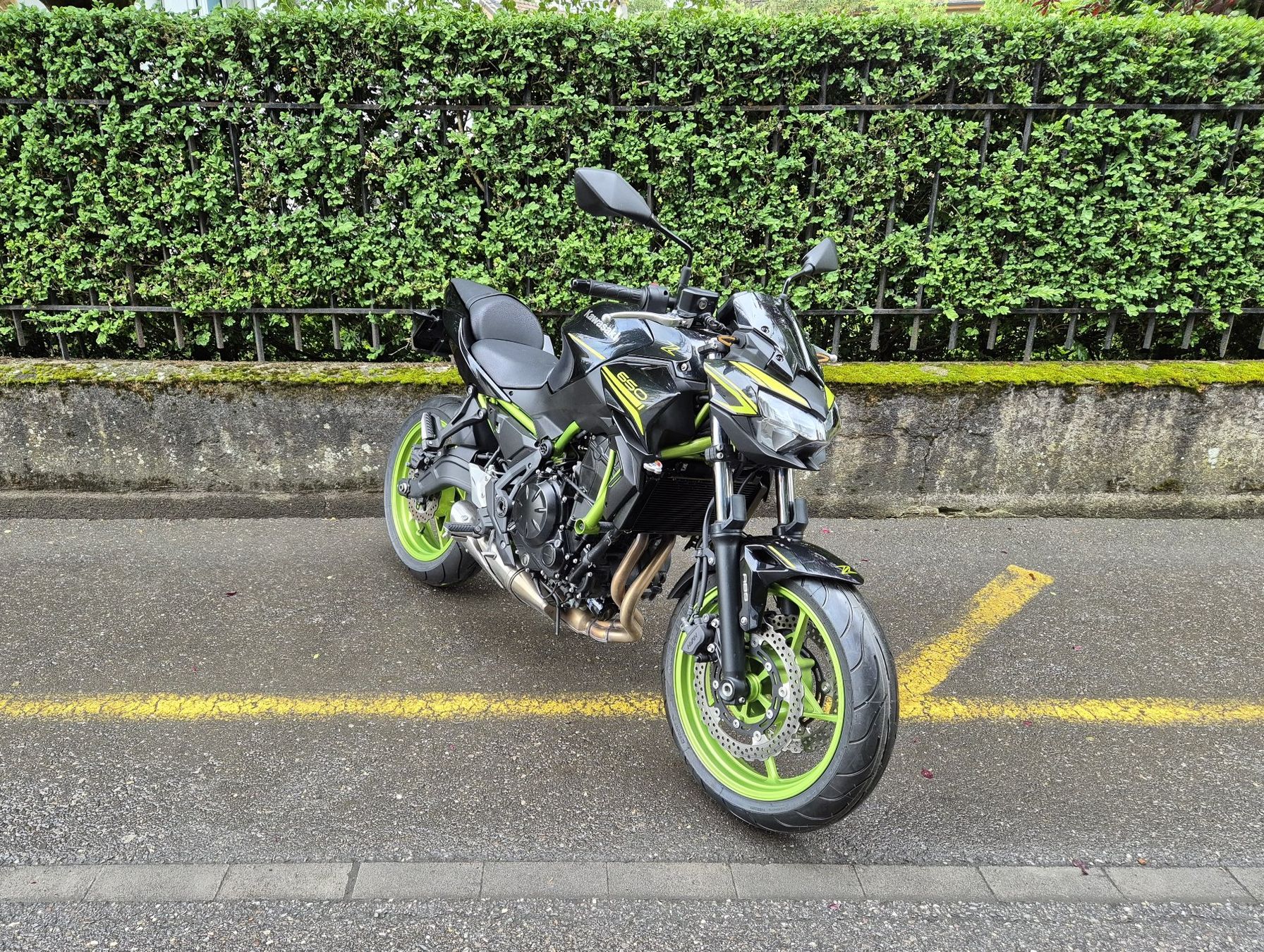 Strada: KAWASAKI Z 650 – Usato da Yverdon-les-Bains venduto da MotoMark 2