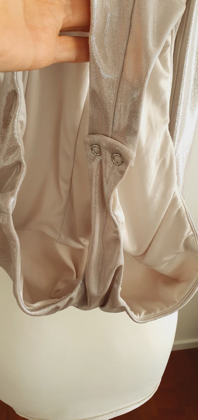 Top: Body beige silberfarben Gr. XS/S elegant – Usato da Stansstad venduto da InStyle8 4