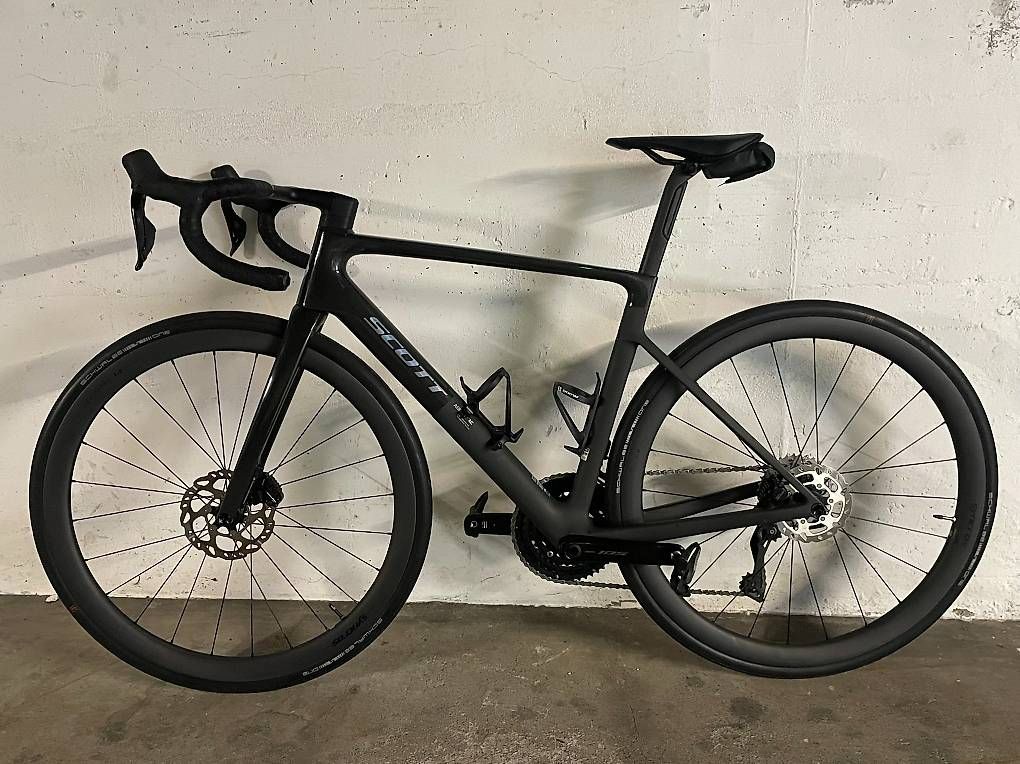 Biciclette: SCOTT Addict RC 30 M | 105 Di2 – Usato da La Tour-de-Peilz venduto da osc_wcw7 1