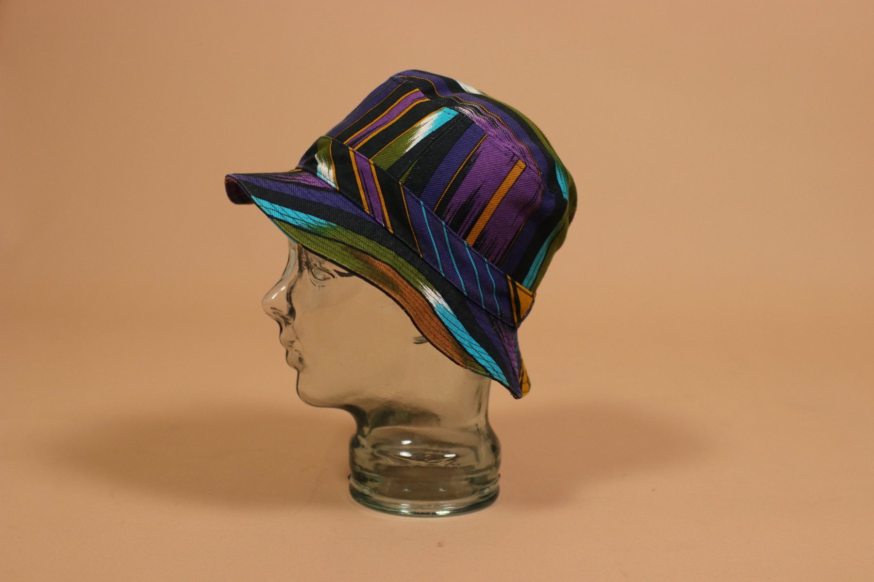 Kenzo Copricapi, berretti & cappellini: vintage KENZO Cotton Bucket Hat – Usato da Hombrechtikon venduto da BAZ-Vintage 2