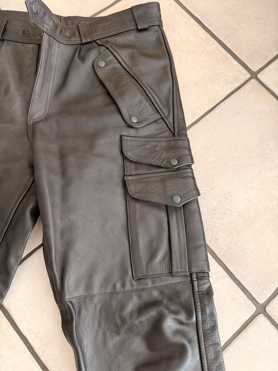 Pantaloni: Lederhosen Cargo Grösse 50  – Usato da volketswil venduto da visitor01 1