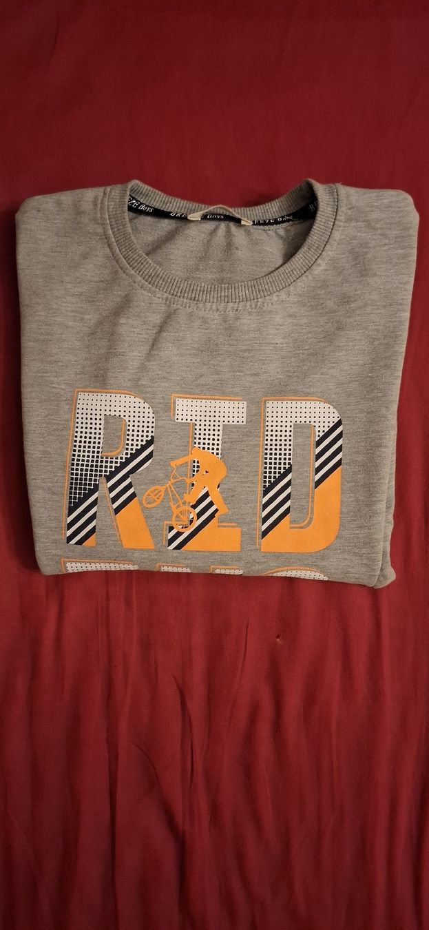 Pullover & Sweatshirts: pull - sweatshirt Breeze boys enfant 12ans, taille 152 – Gebraucht aus Lausanne von GeoTrouvetou1952 2