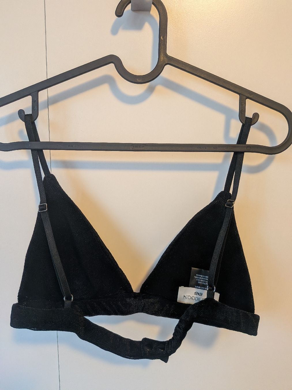 Top: Nidodileda "Filia" velvet bra top - never worn – Nuovo (secondo la descrizione) da Wettingen venduto da ann_hzb5 2