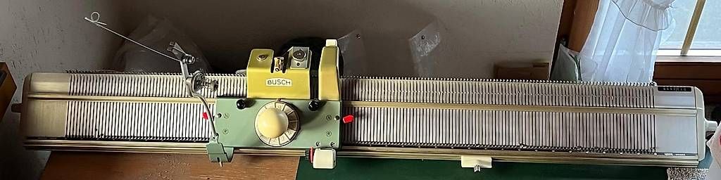 Busch Tutte le macchine: 2x Strickmaschine Busch – Usato da Ennetbürgen venduto da justsud
