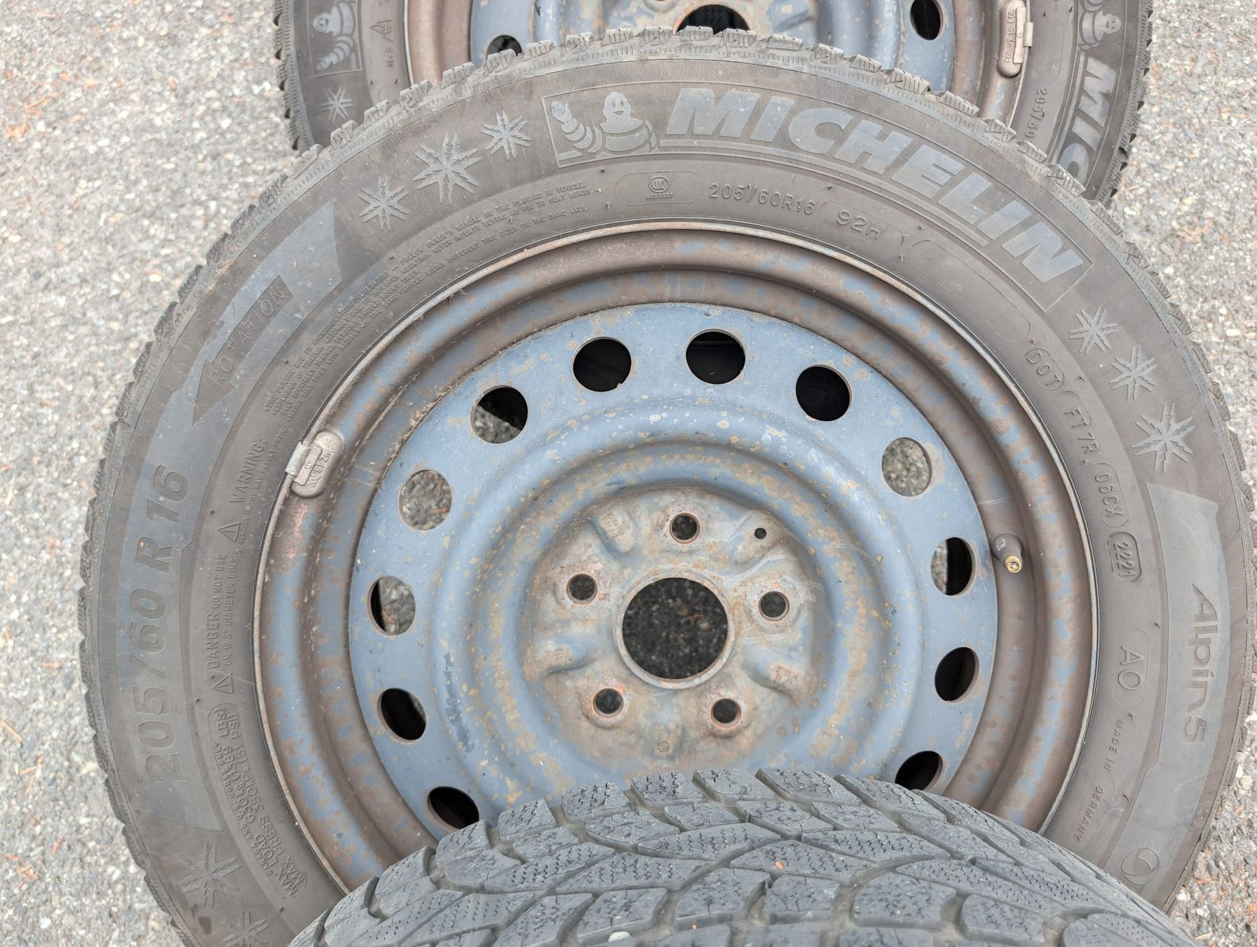 Pneus & Roues: 4 roues Toyota Auris – D'occasion à Laconnex par mar_l6qc 2