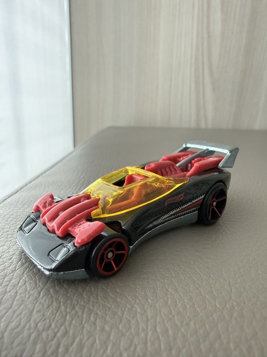 Hot Wheels Modellini d'auto: Hot Wheels Flathead Fury, auto da corsa nera e rossa – Usato da Viganello venduto da mat_bds6 3