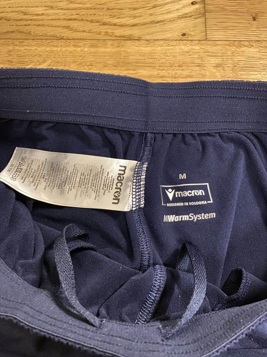 Pantaloni: FC Basel Trainingshose Macron M – Usato da Basel venduto da niki7v 2