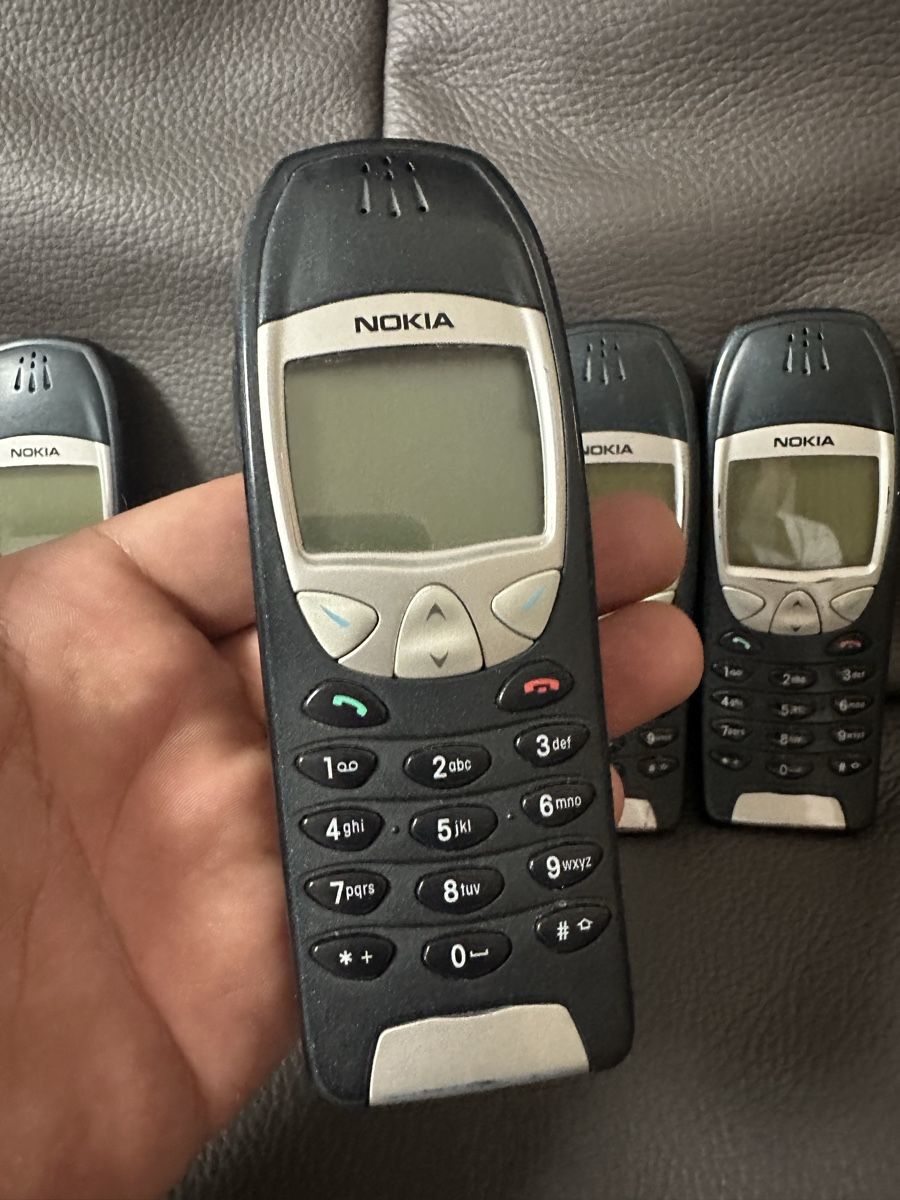 Nokia Telefoni cellulari / Smartphones: Nokia 6210 Handy Konvolut  – Difettoso da Heerbrugg venduto da Amazon38 2