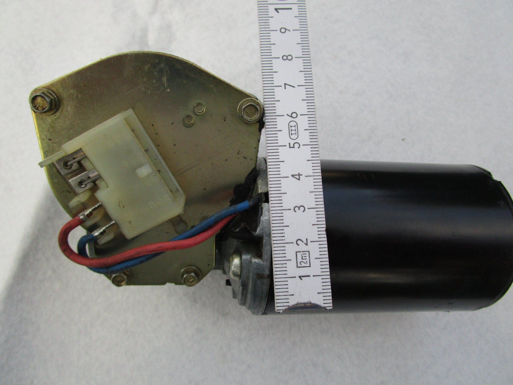 Motori: Getriebemotor 12 Volt DC – Usato da Rapperswil SG venduto da Ralphy