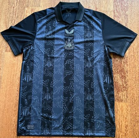 Newcastle United Shirt - Jubiläum 130 Jahre