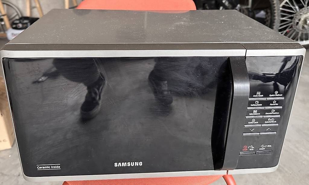 Elettrodomestici da cucina: Micro onde Samsung  – Usato da Noville venduto da jga_9lk5
