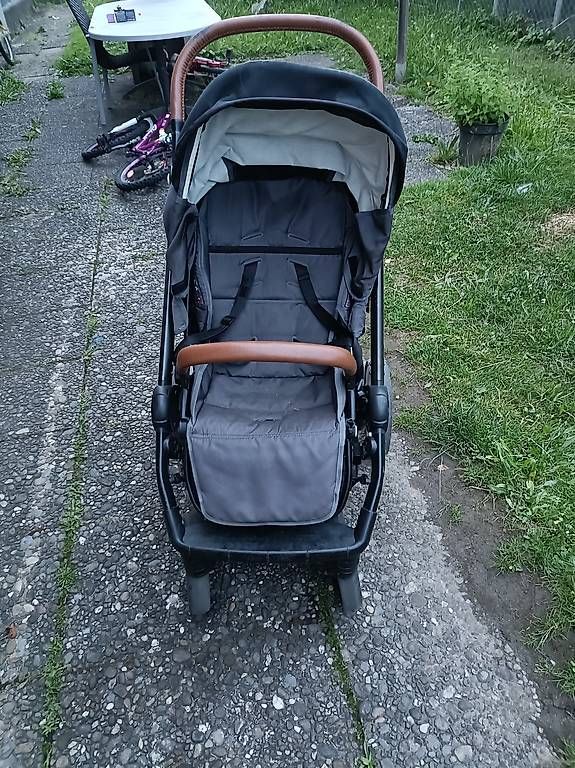 Poussette: Kinderwagen – Défectueux à Hendschiken par akbarsaj 4