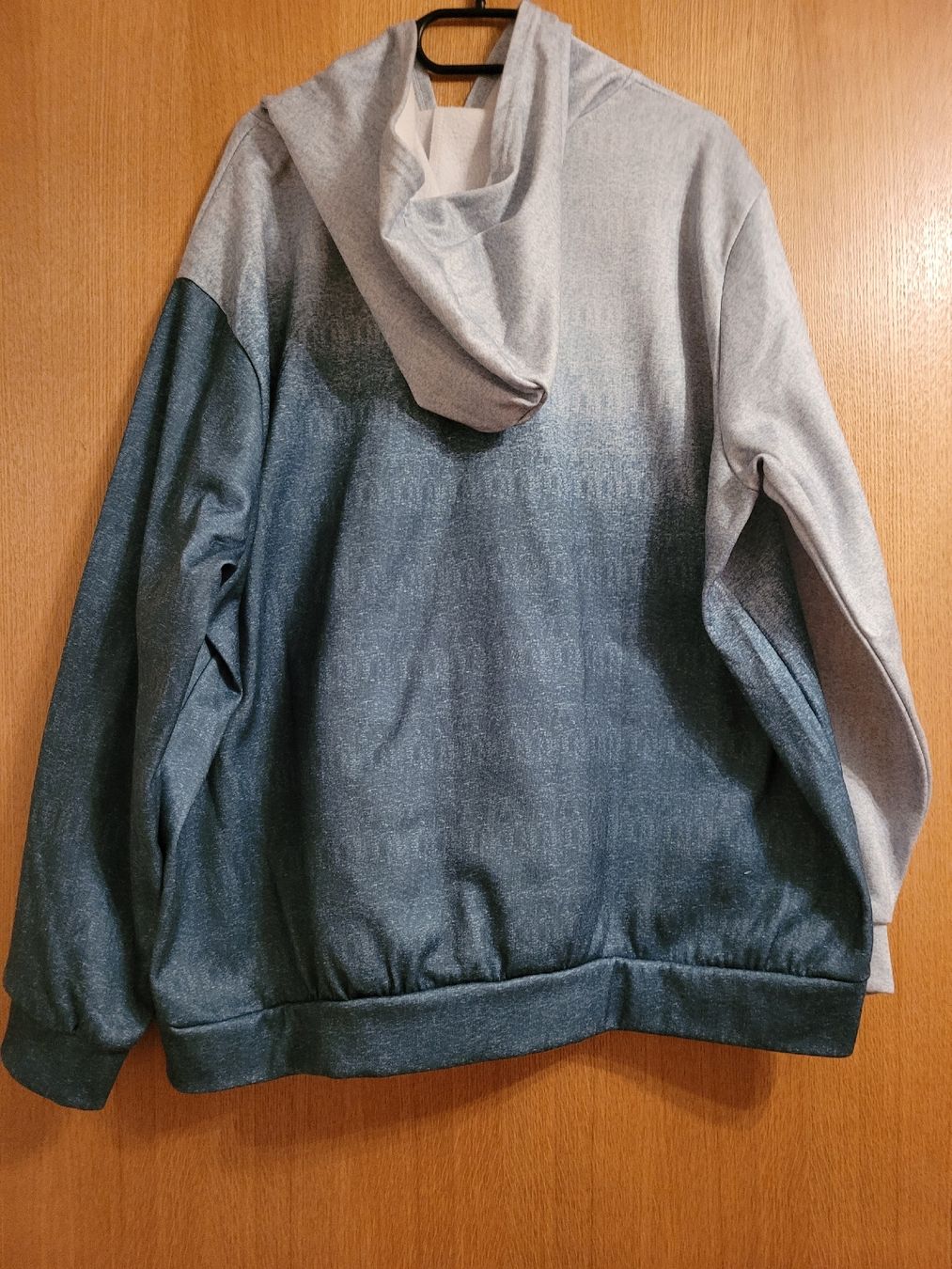 Pullover & Sweatshirts: pulle – Gebraucht aus St-Maurice von Didote 1