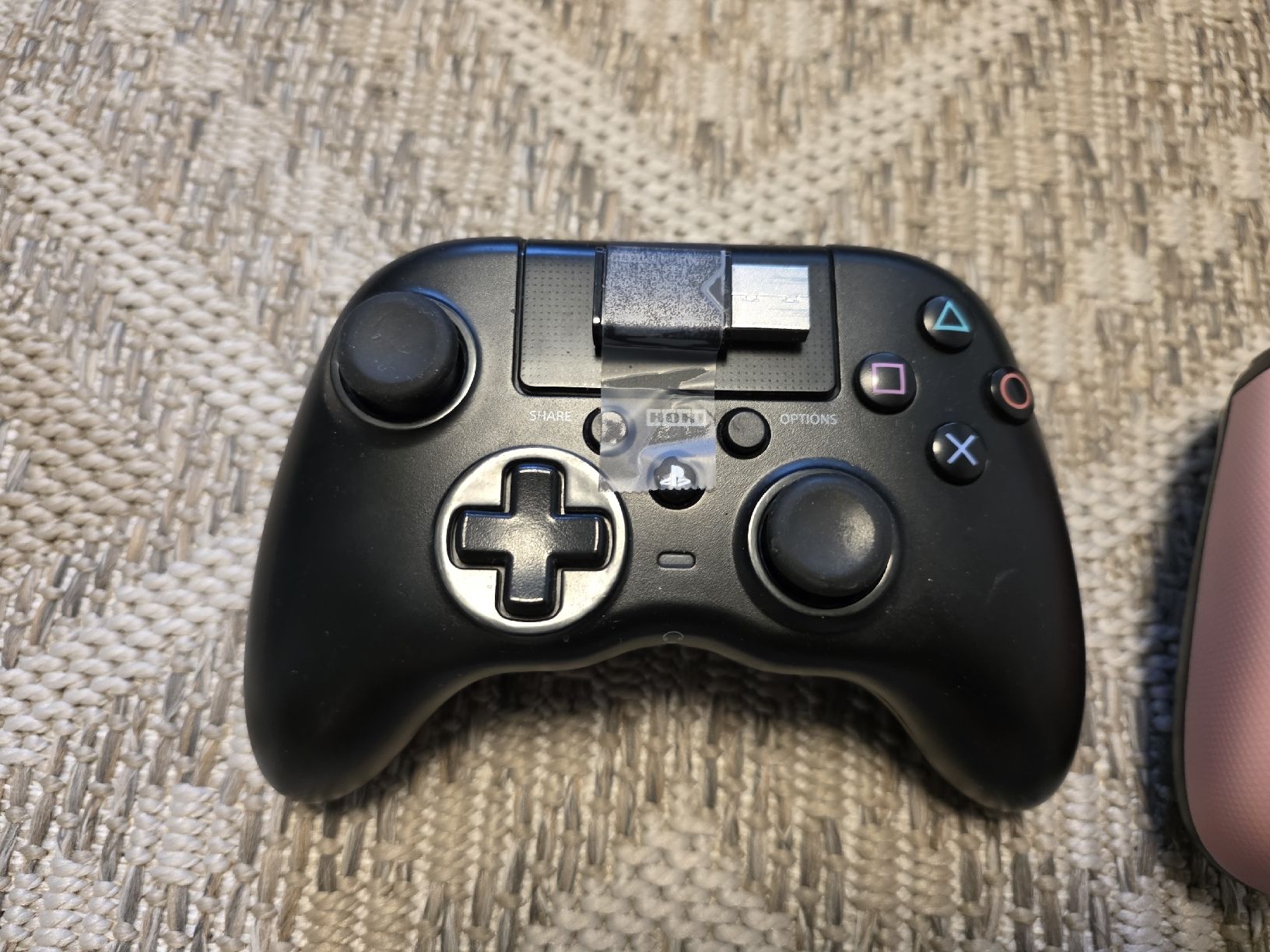 Controller: PS4 Controller Pink & Black Drittanbiter – Usato da Dorf venduto da Echo_Elements 2