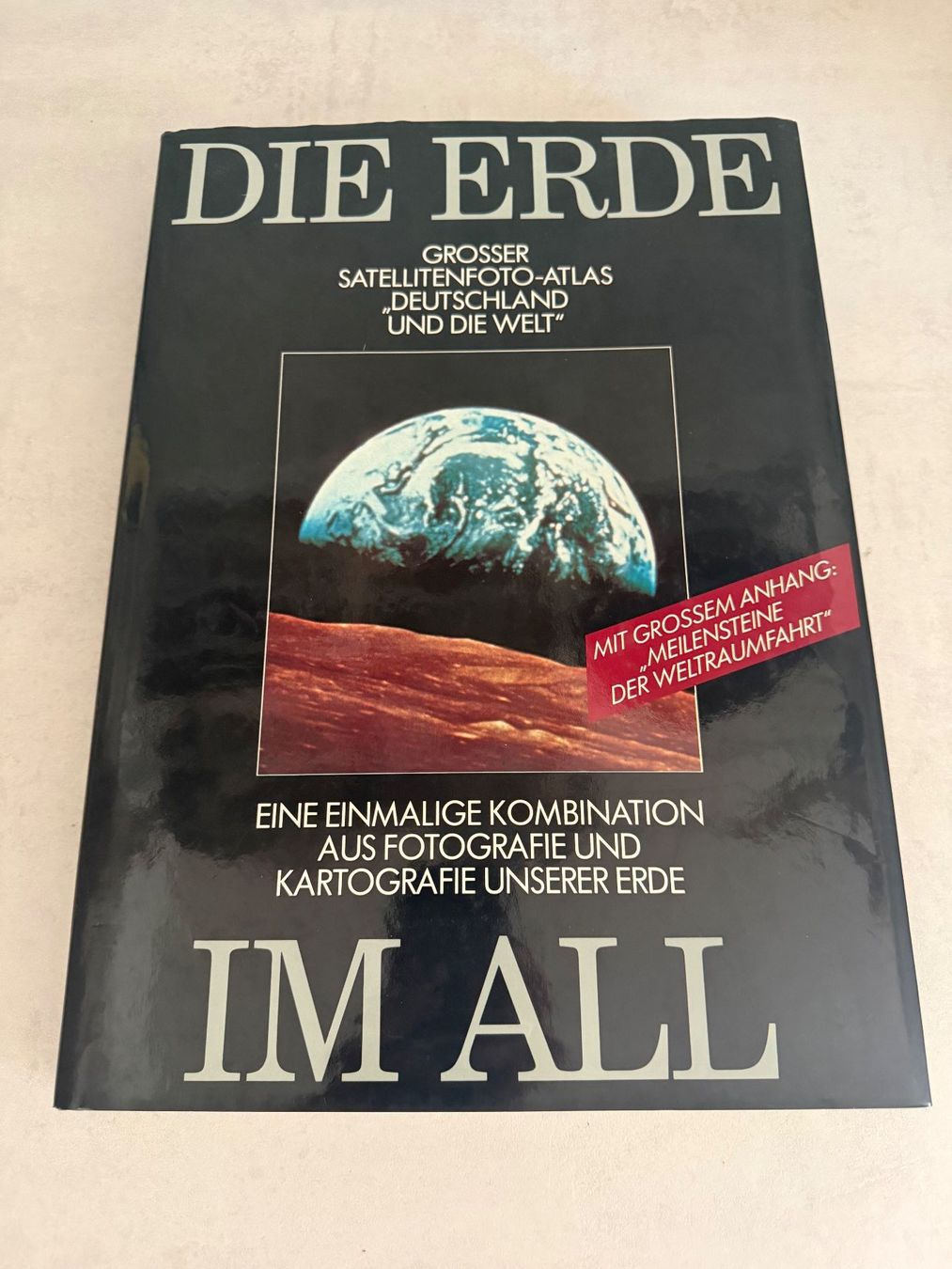 Bücher: Die Erde im All – Gebraucht aus Geroldswil von Jeremy11