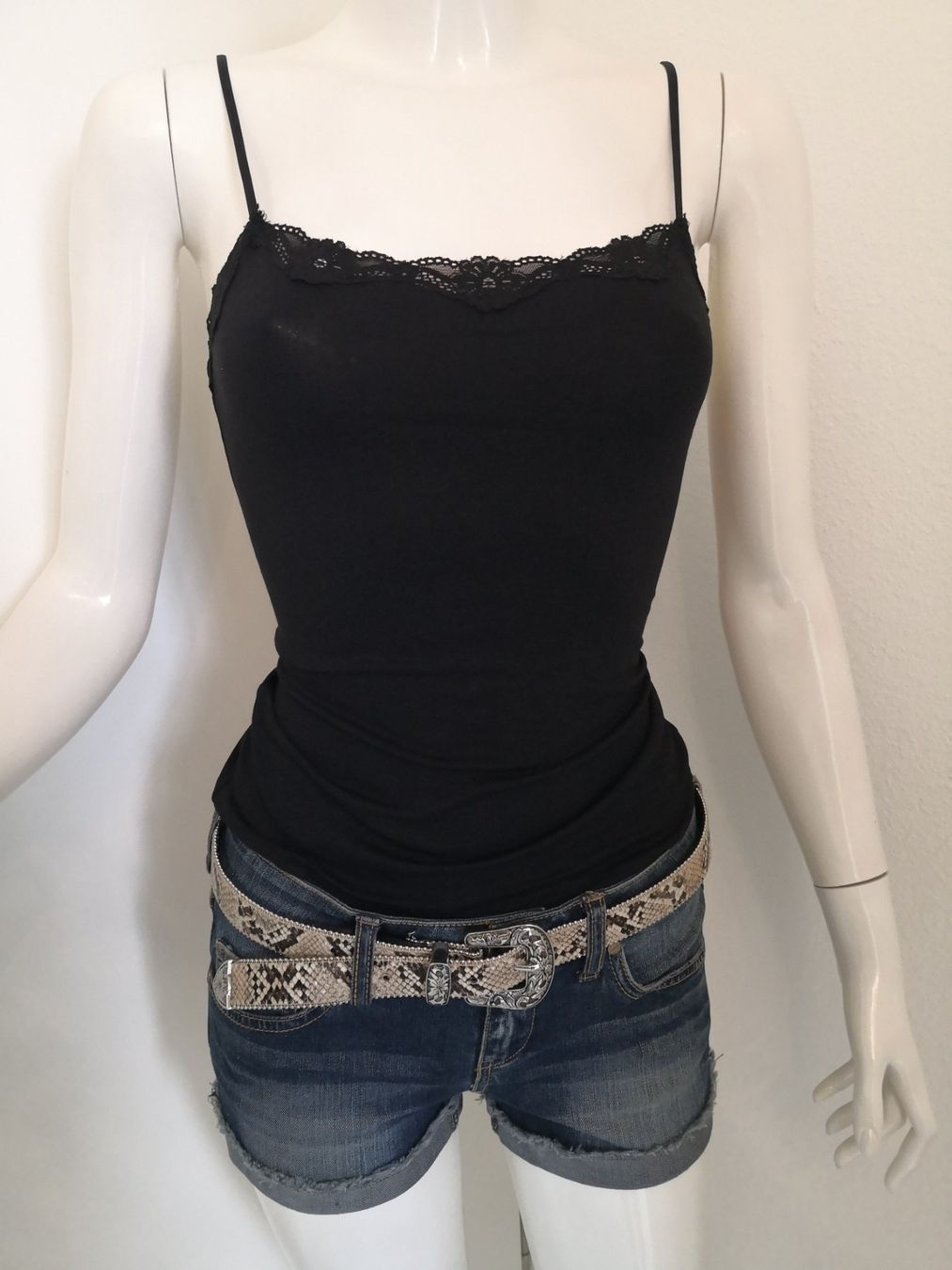 Mango Top: 🤩MANGO TOP STRETCH SCHWARZ MIT SPITZE – Nuovo (secondo la descrizione) da Olten venduto da Naja-Twins-Twins 9