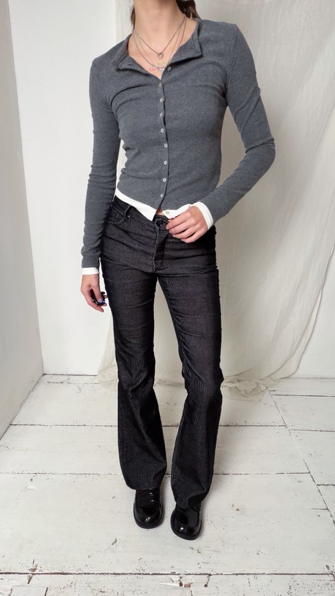 Jeans: Bootcut flared corduroy jeans – Gebraucht aus Knonau von Grapesvintage 3