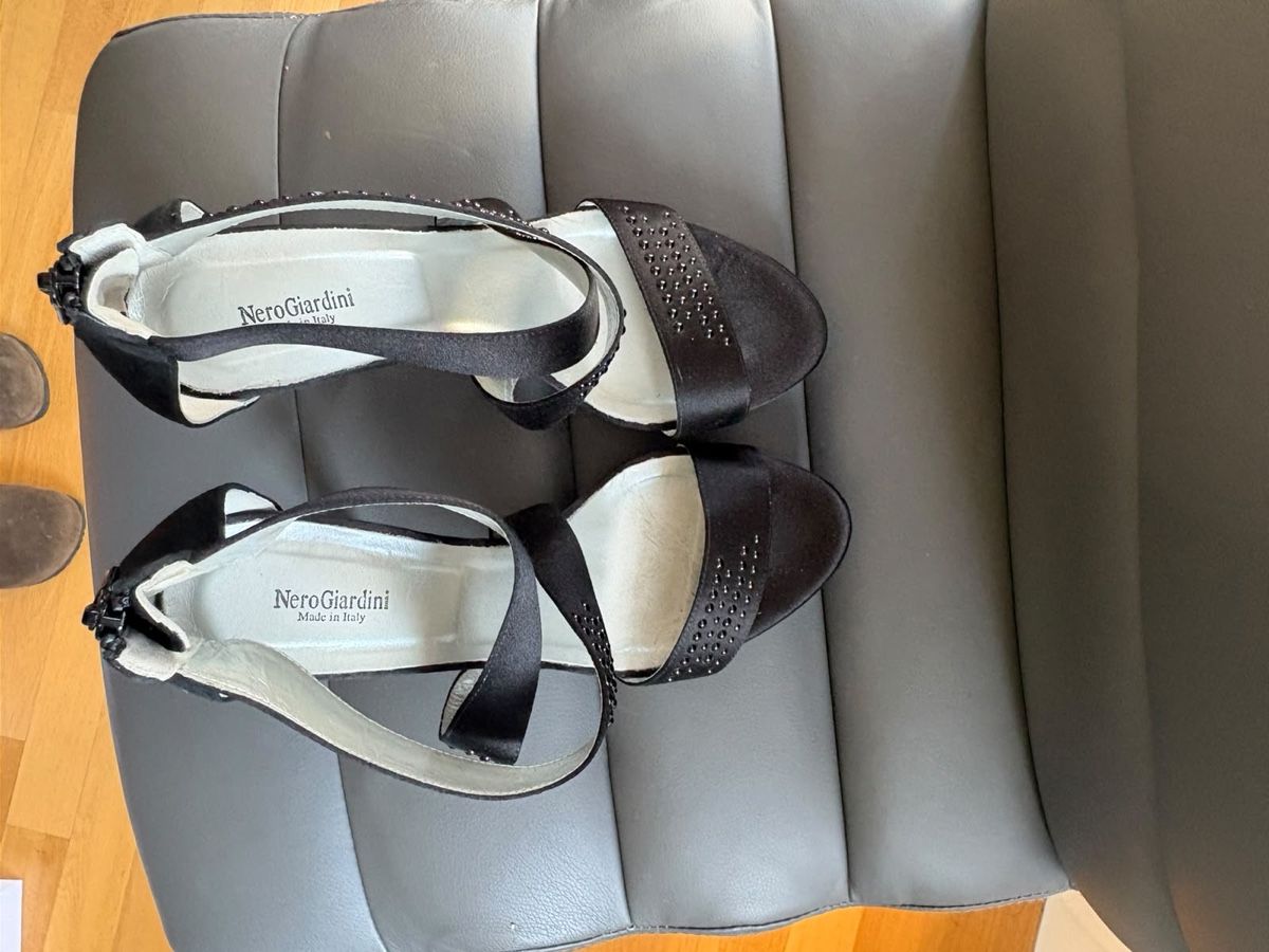Scarpe da donna: Heels Nero Giardini – Usato da Pregassona venduto da kat_zh5d 1