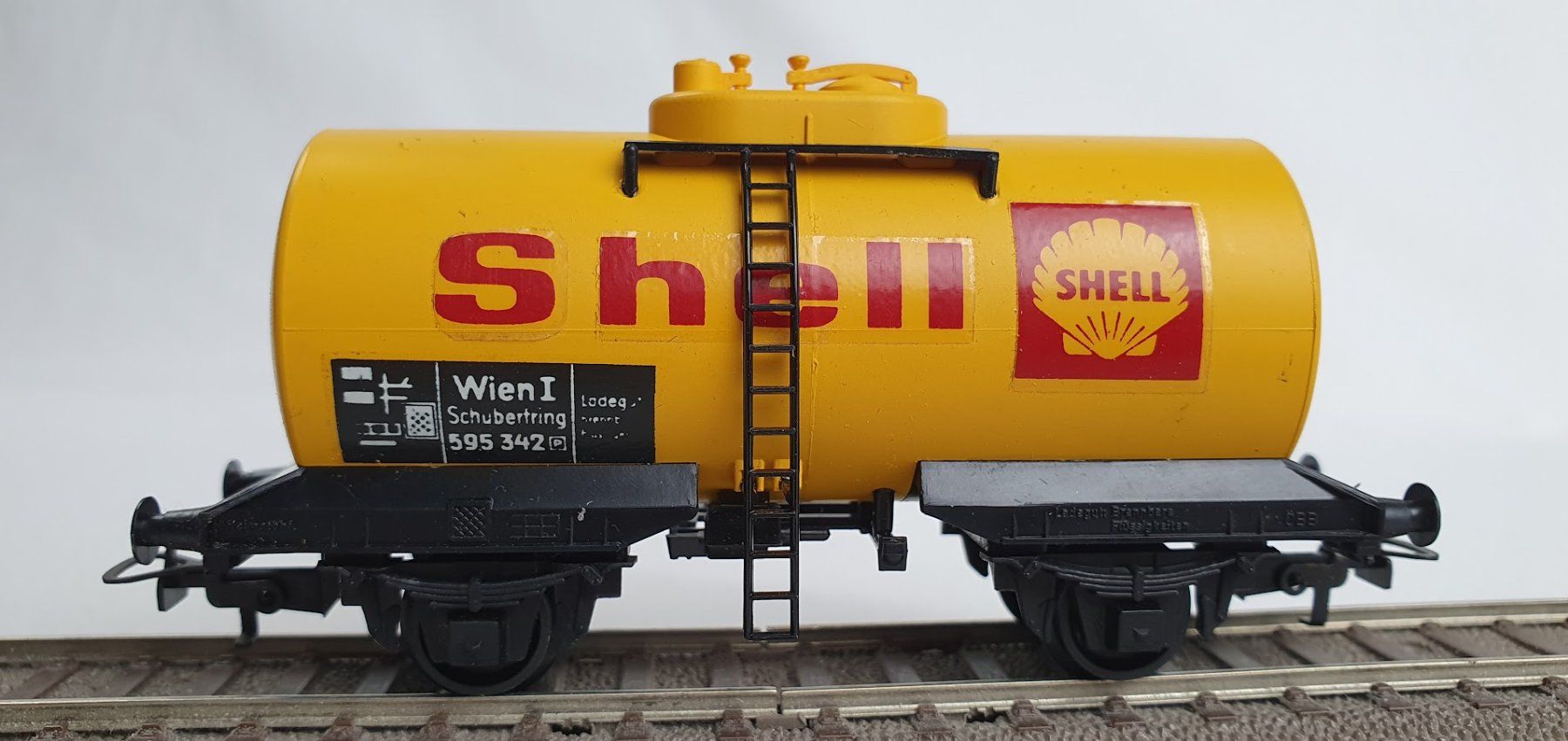 Kleinbahn Modellini di ferrovie: Kleinbahn 325 DC ÖBB Kesselwagen "Shell" , OVP – Usato da Seon venduto da voAllBah 1