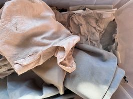 Lederreste Konvolut verschiedene helle Farben und Grössen