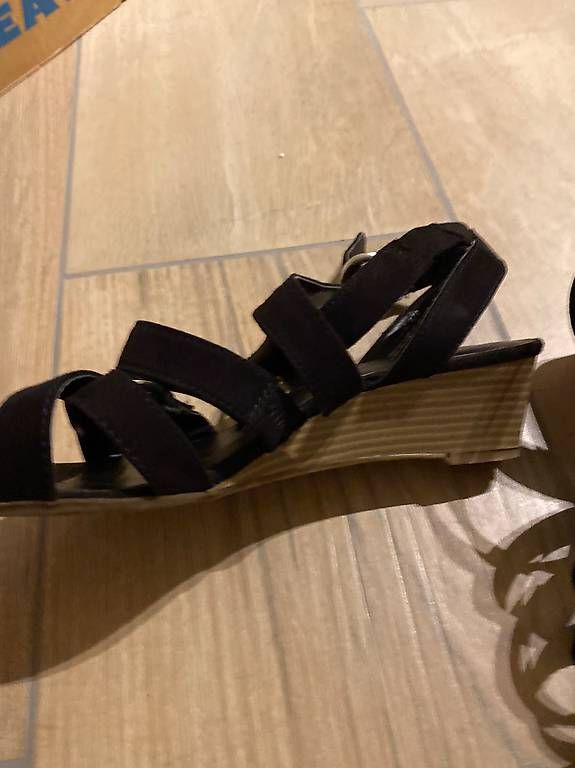 Damenschuhe: schwarze Sandalen Gr. 38 – Gebraucht aus Hausen AG von corinne_g 1