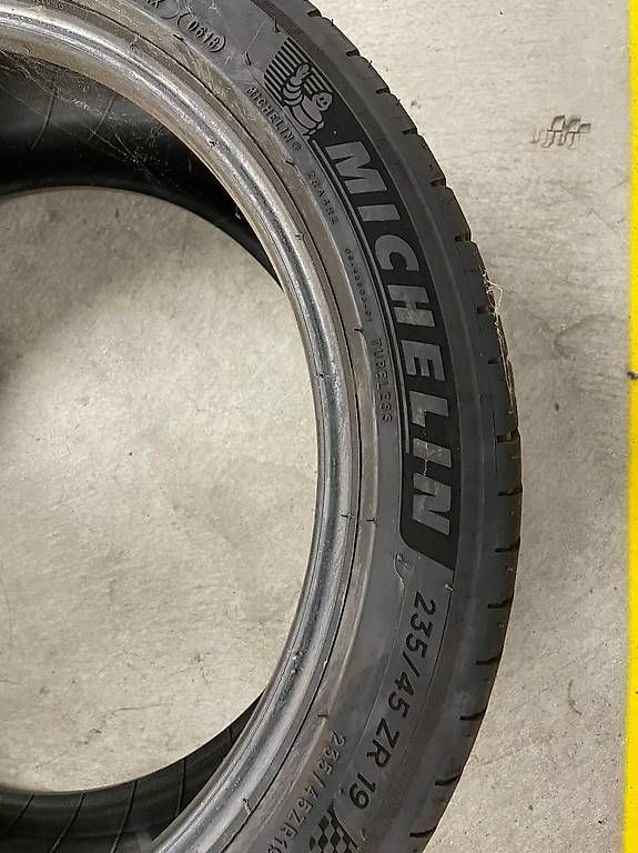 Pneumatici & Ruote complete: 235/45ZR19Y – Usato da Oberrohrdorf venduto da nuba78