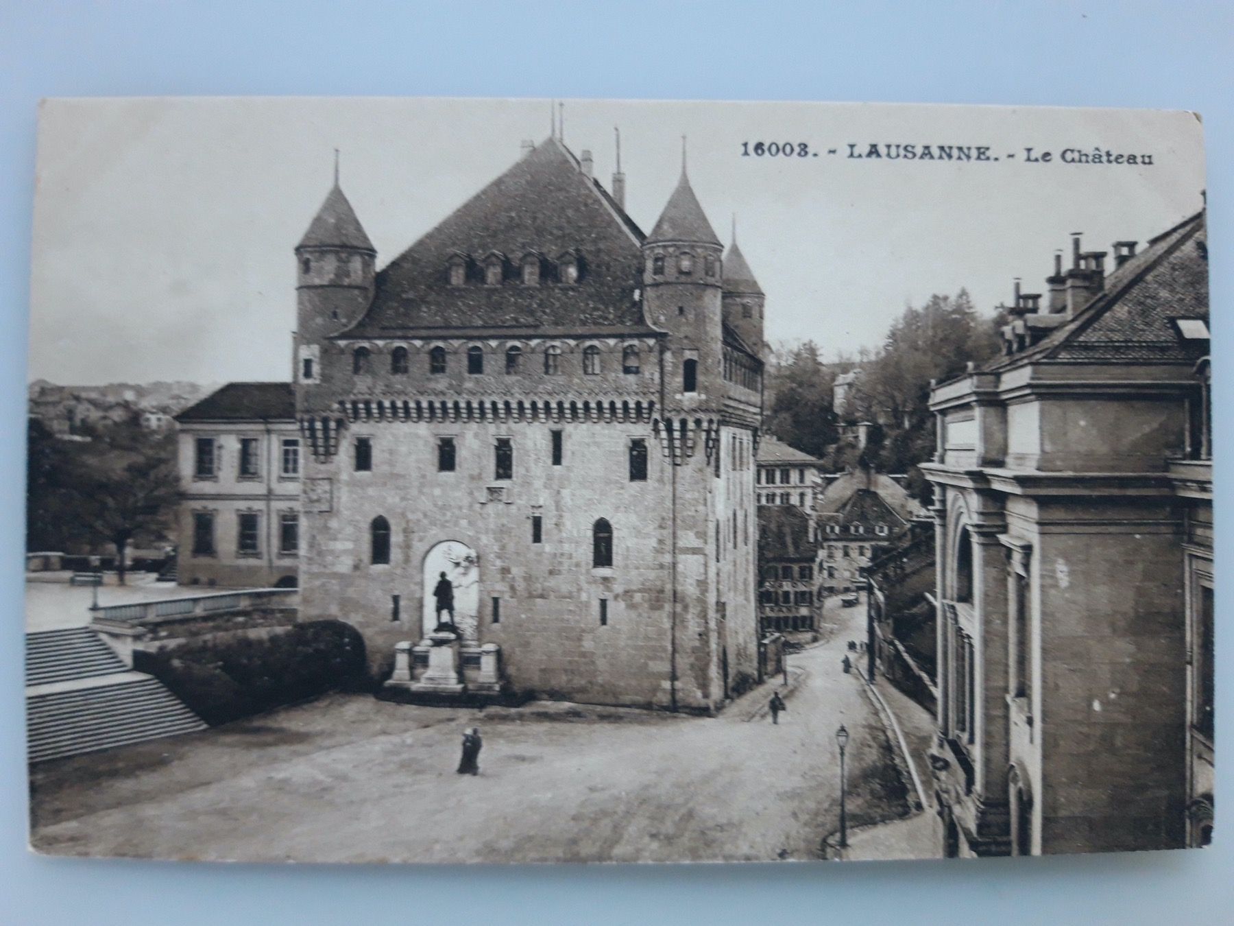 Cartoline postali: Lausanne Le Chateau – Usato da Sargans venduto da nicsam1815
