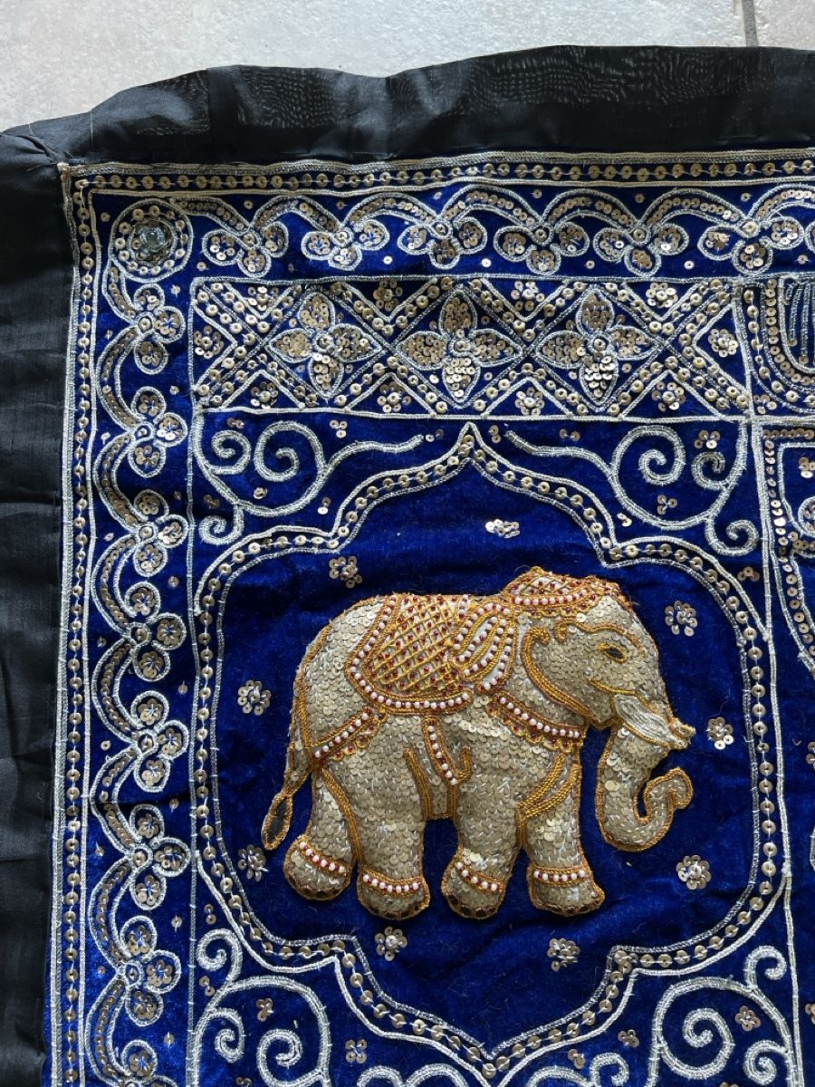 Stoffe: Wandteppich orientalisch blau mit Elefanten – Gebraucht aus Oberkirch LU von hoch3 3