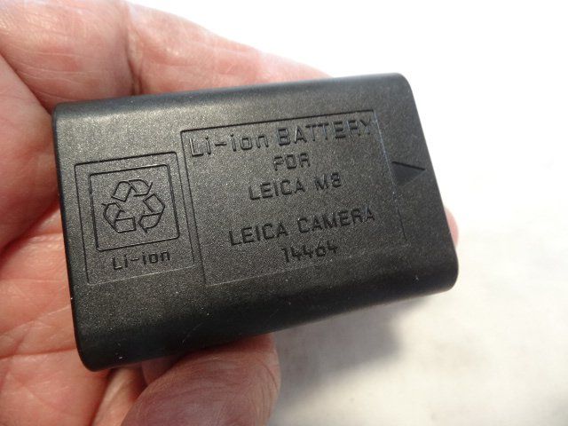 Leica Fotocamera: LEICA KAMERA BATTRY---NO TESTED – Usato da zürich venduto da ahmad01 7