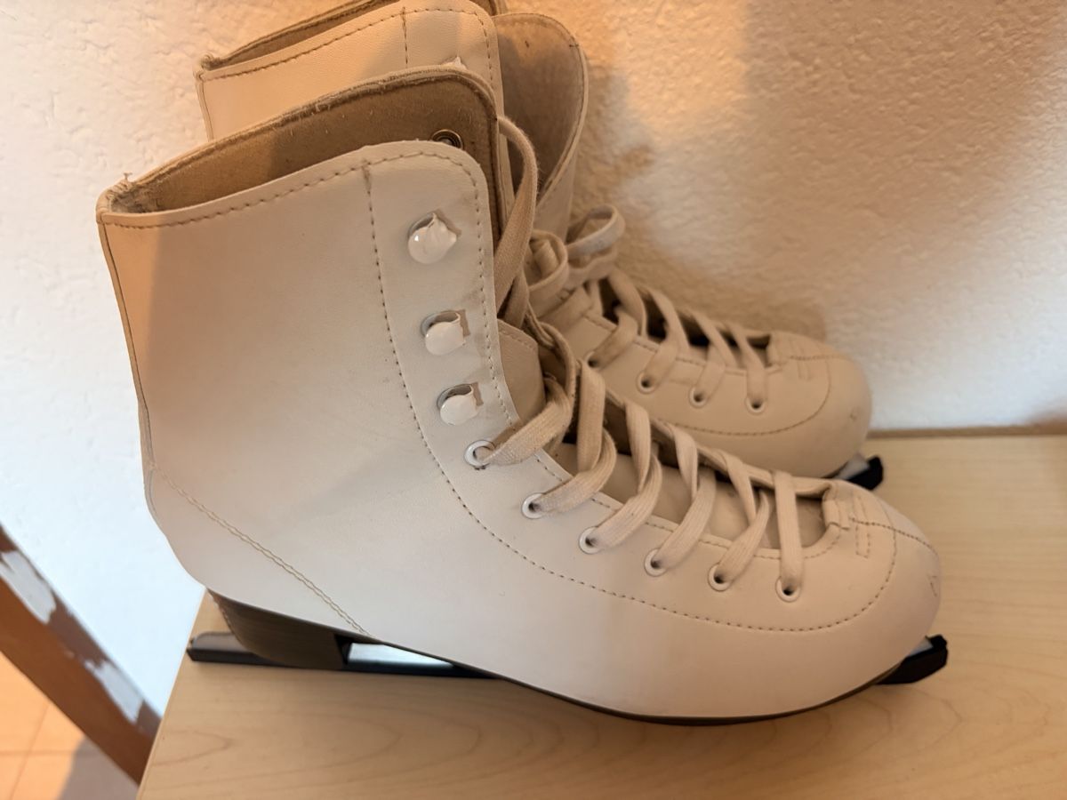 Oxelo Pattini da ghiaccio: Oxelo Damenschlittschuhe weiss – Usato da Messen venduto da rea-gin