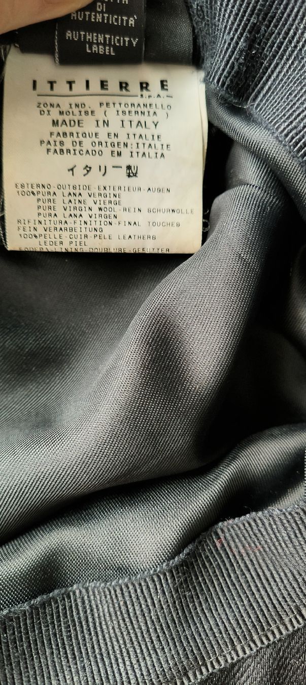 Copricapi, berretti & cappellini: Versace Hut – Usato da Beringen venduto da Holly.80 8