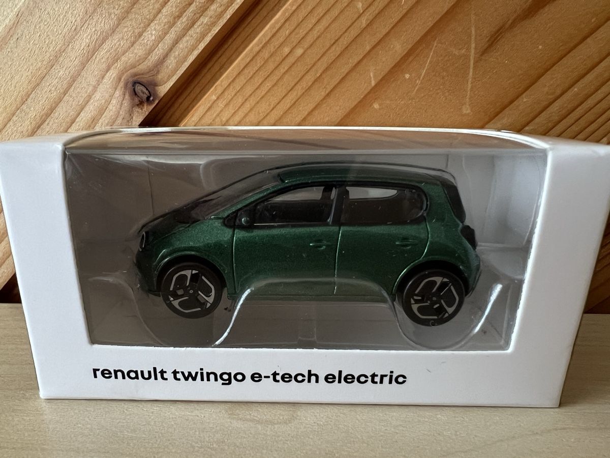 Renault Modellini d'auto: Modellauto Renault Twingo E-Tech Electric, Grün, OVP – Nuovo e nell'imballaggio originale da Bachenbülach venduto da Manolo007 4