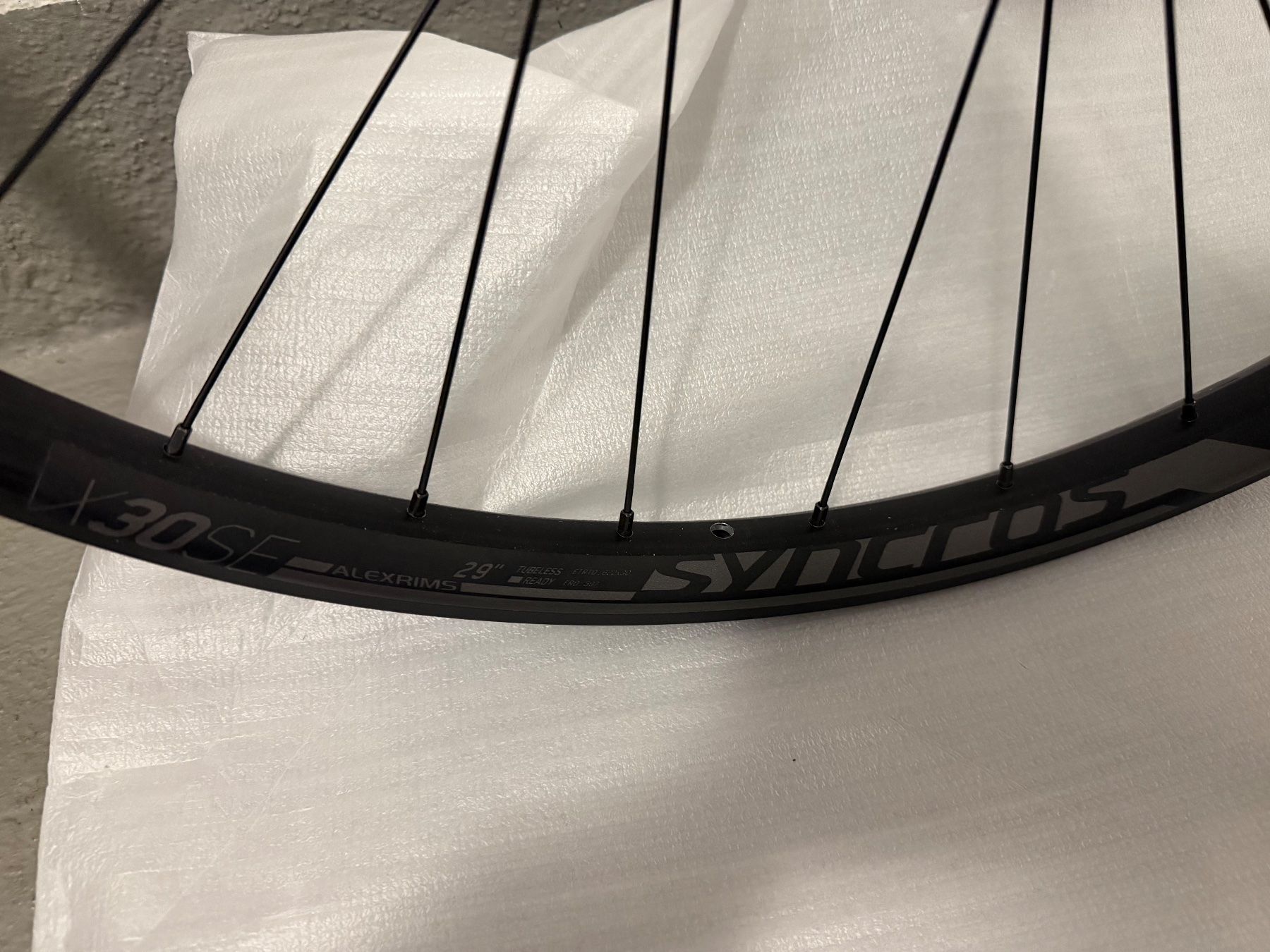 Felgen: Scott Syncros Radsatz Neu ! 29" – Neu (gemäss Beschreibung) aus Arth von Neversummer23 2