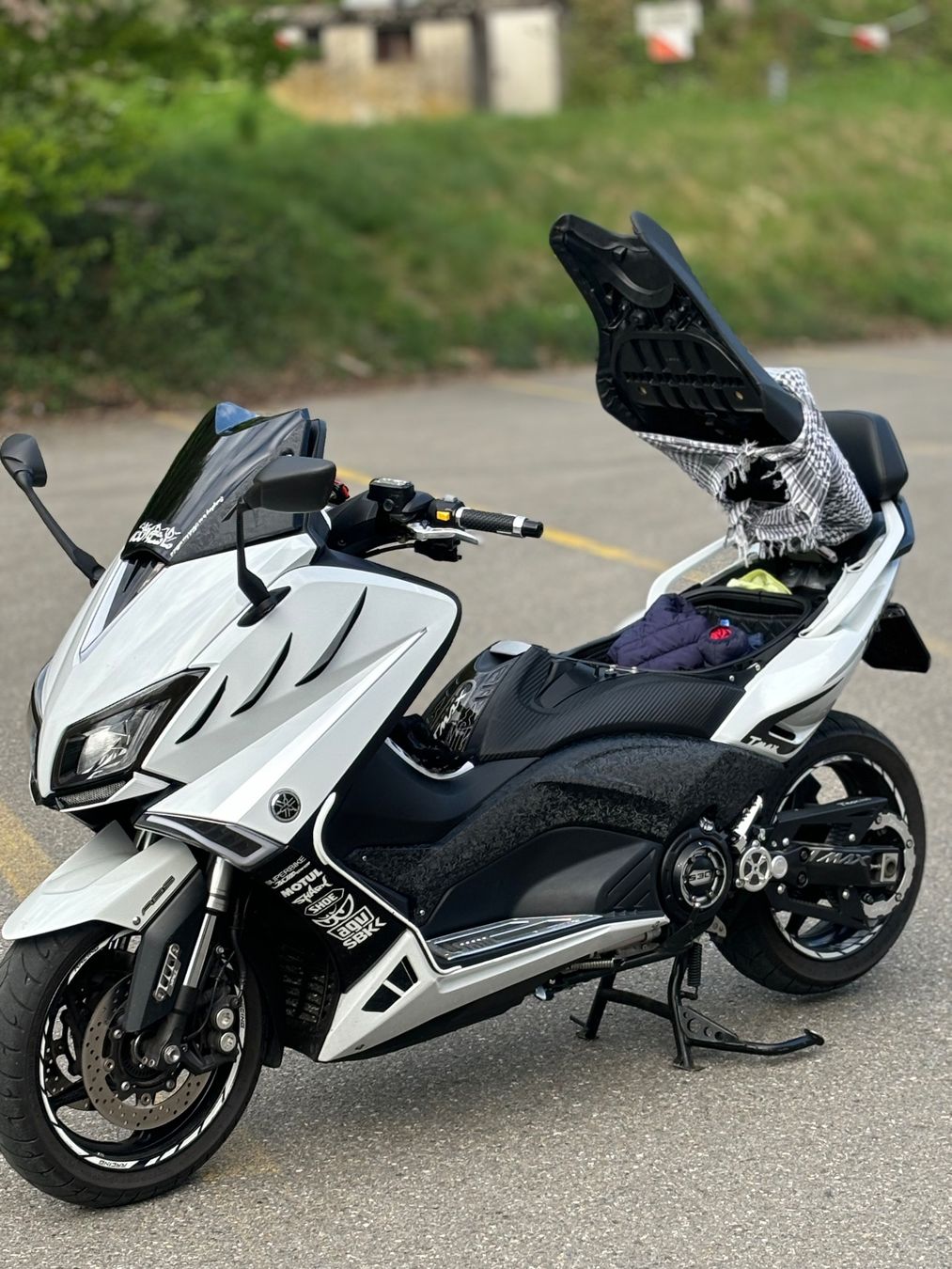 Yamaha Scooter: Tmax 530 2015 – Usato da Zürich venduto da Lemine09 2